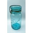 画像1: 【希少】アンティーク メイソンジャー Ball Mason jar  ビンテージ　Quart(クォート)　ワイヤー型　ブルー瓶/ブルー蓋 (1)